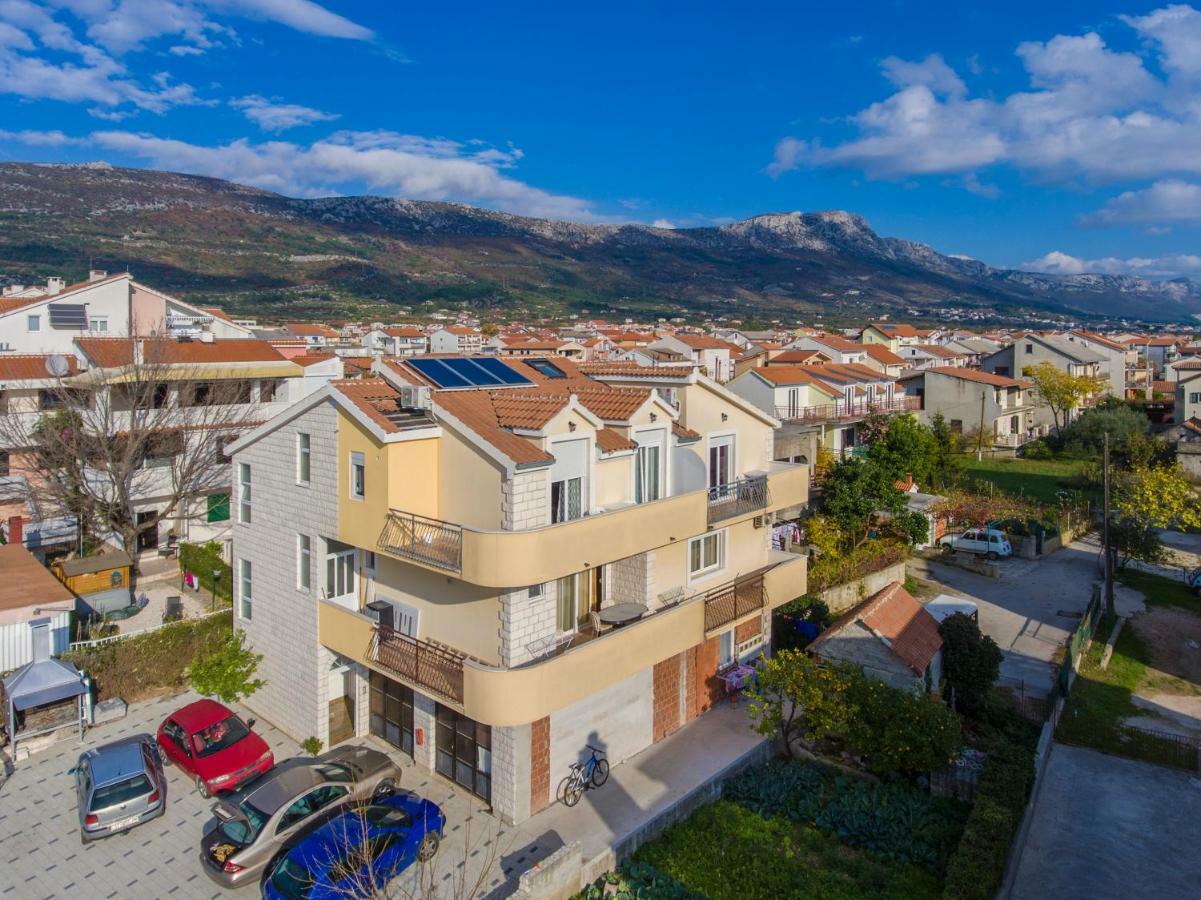 Apartmani Skelin***/**** Kastela Exterior photo